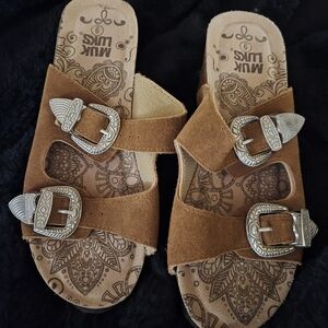 Muk Luks Women's Brown Sandals
